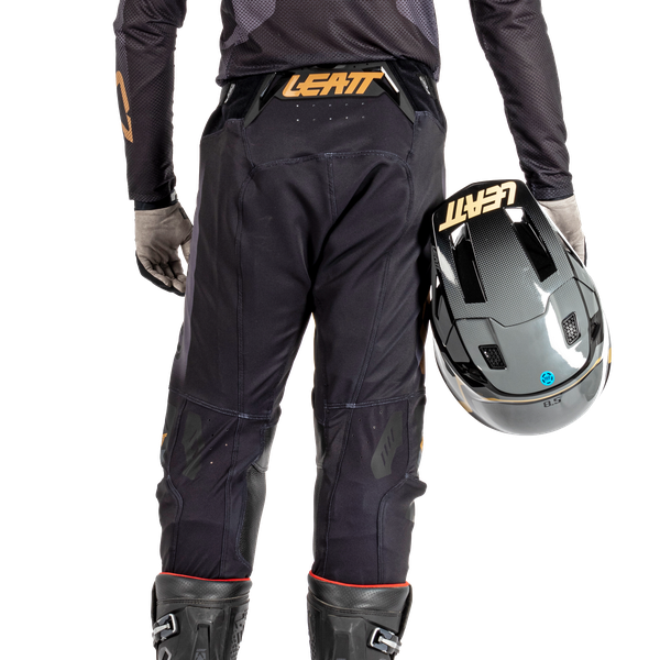 סט מכנס וחולצה 5.5 Stealth V25 - Leatt