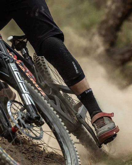 מגן ברכיים DHaRCO Gravity