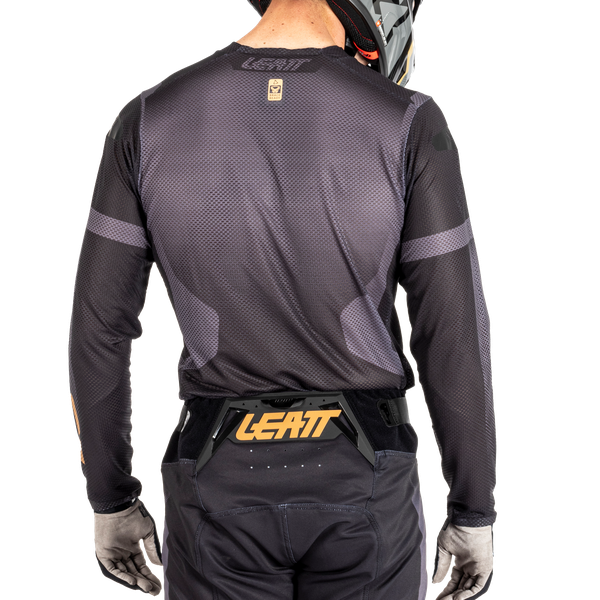 סט מכנס וחולצה 5.5 Stealth V25 - Leatt