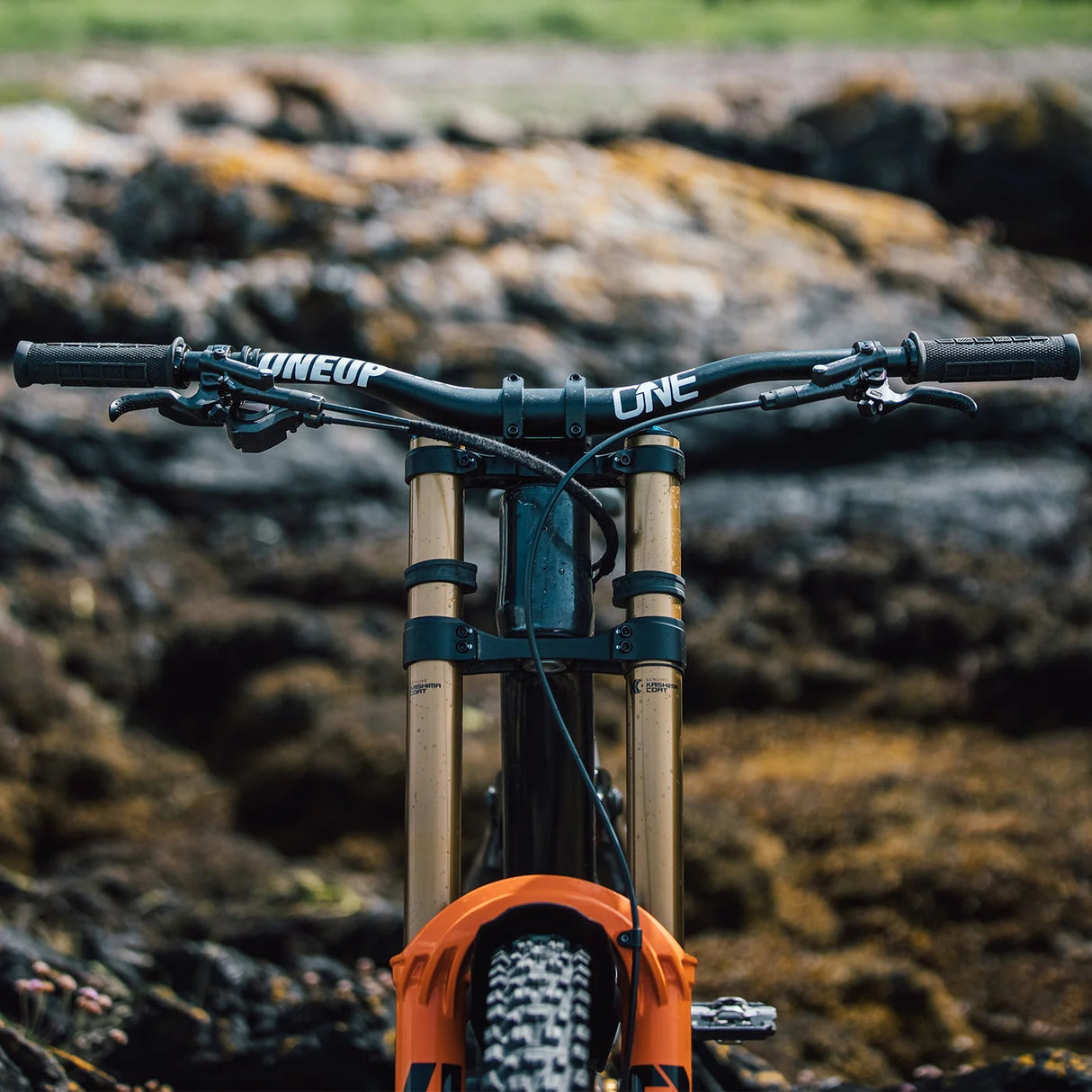 כידון אלומיניום OneUp שחור 800/35 גובה 35 מ"מ