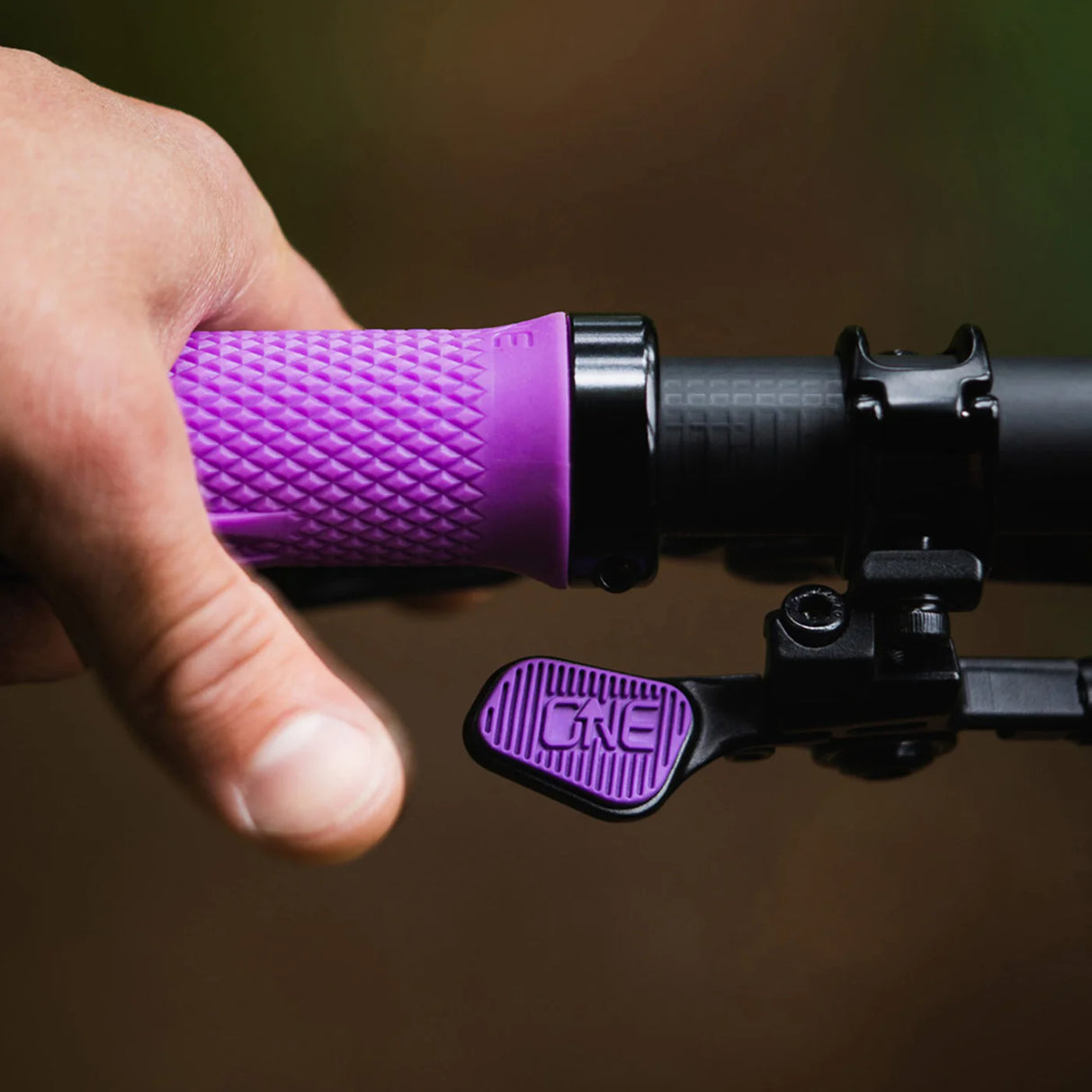 חבק לידית מוט אוכף 22.2 מ"מ