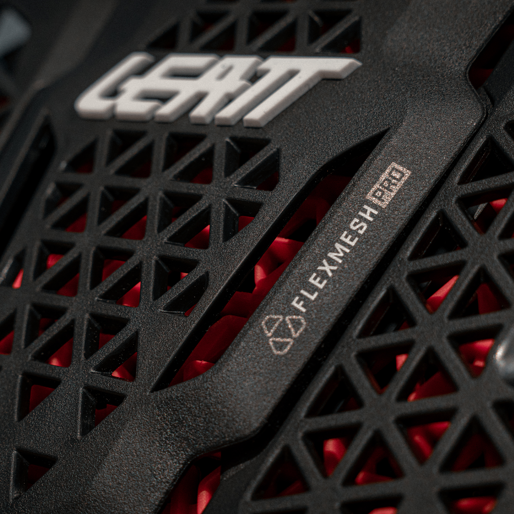 מגן חזה Leatt 4.5 Hybrid שחור