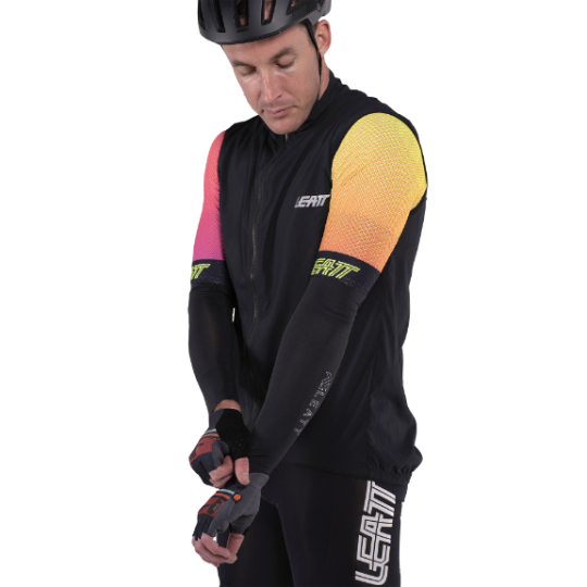 שרוולי ידיים לרכיבה מבית LEATT