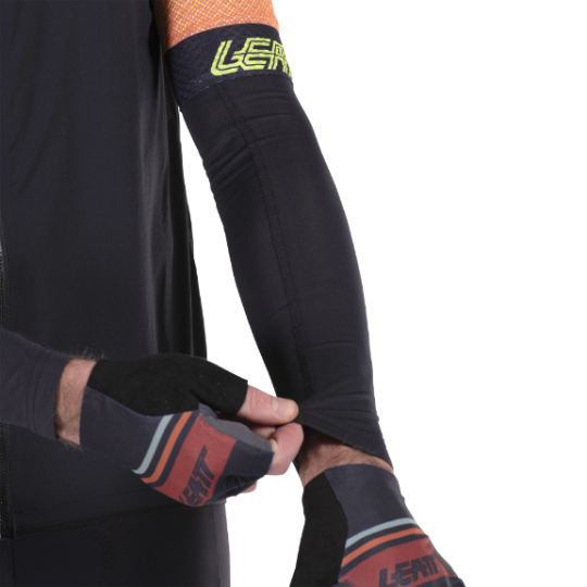 שרוולי ידיים לרכיבה מבית LEATT