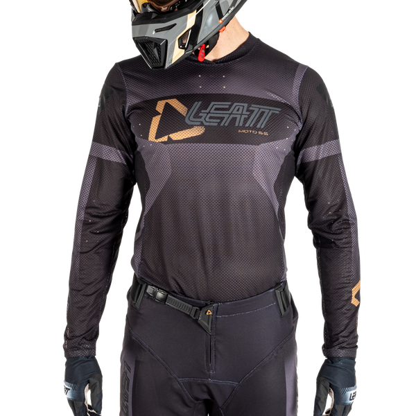 סט מכנס וחולצה 5.5 Stealth V25 - Leatt