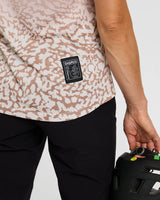 חולצת רכיבה קצרה נשים | Priscilla - DHaRCO