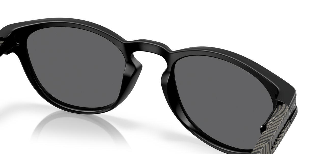 Oakley Latch Prizm Black Lenses, Matte Black Frame