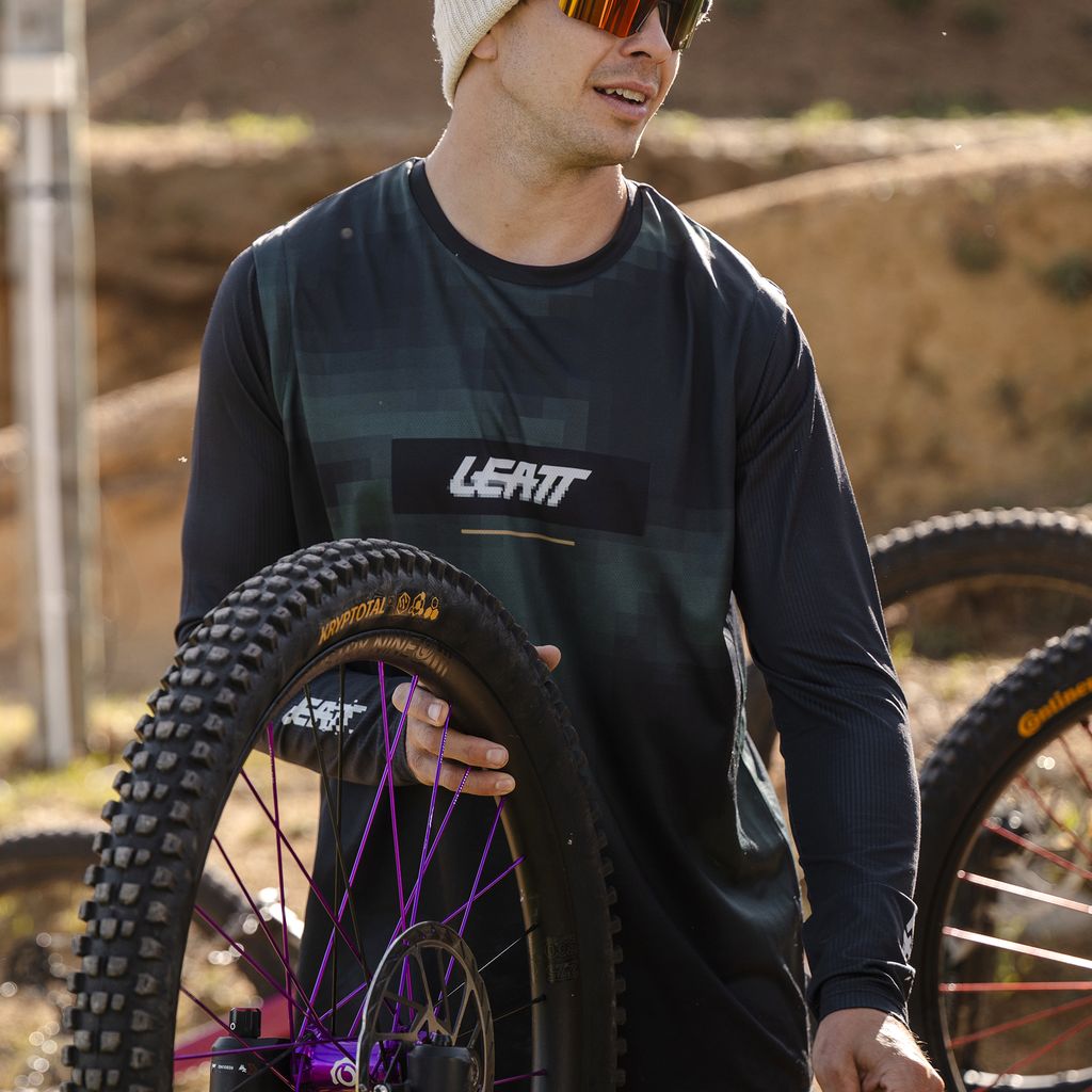 סט מכנס וחולצה Leatt MTB Gravity 1.0 מהדורת Szymon Godziek